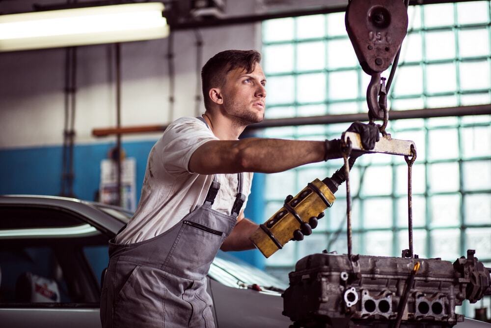 Essential Engine Crane Attachments for Easy Lifting