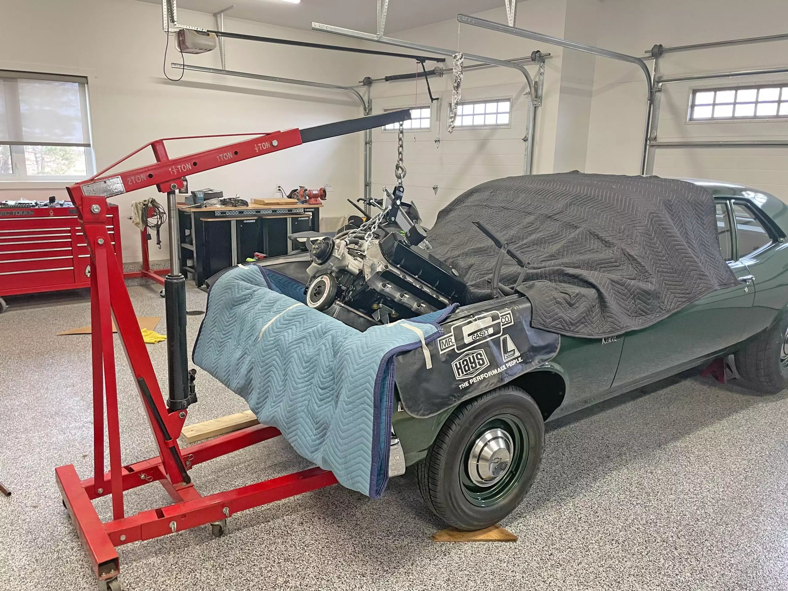 Top Features to Look for in On-the-Go Engine Cranes