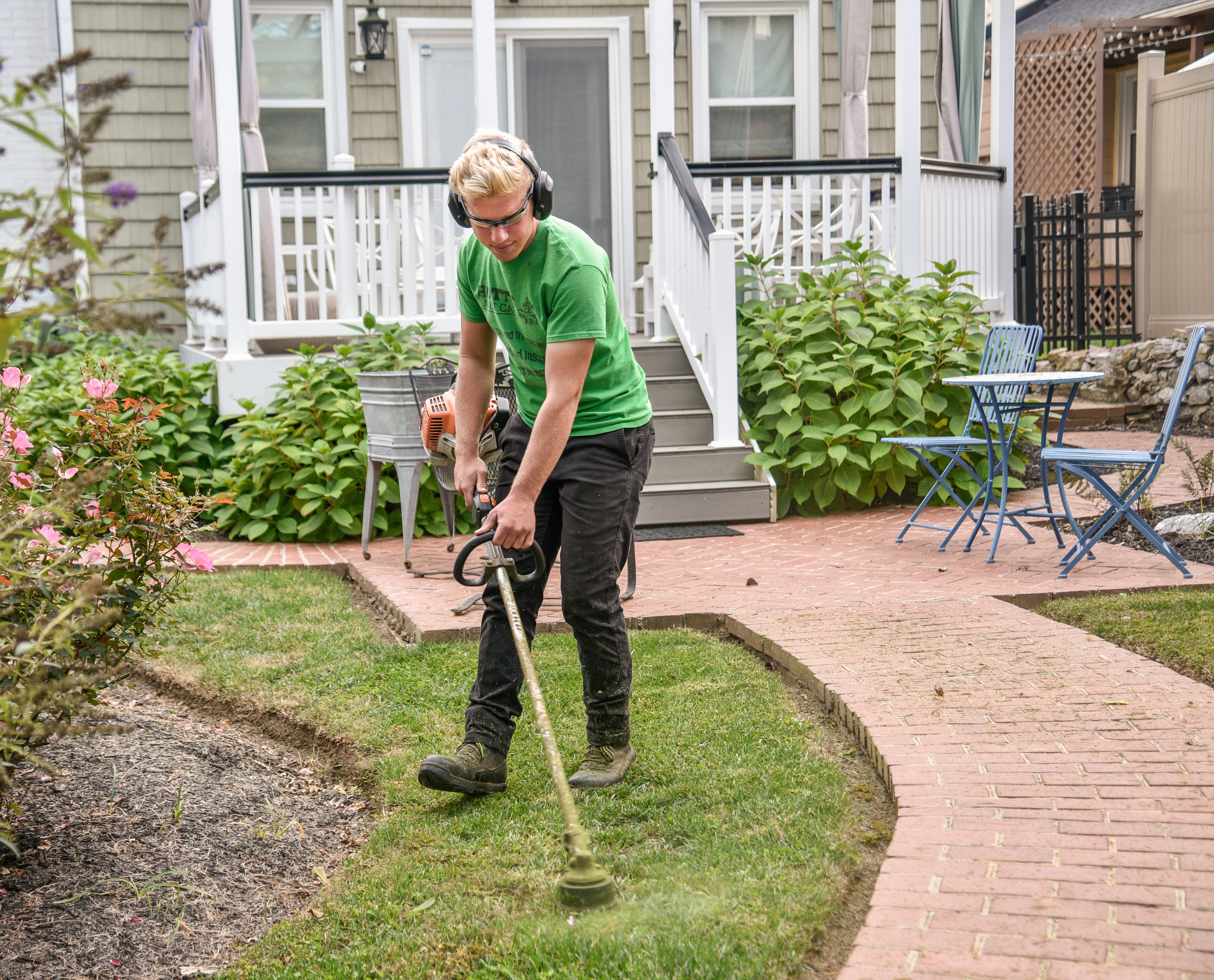 Your Guide to Superior Lawn Care with Advanced Tools